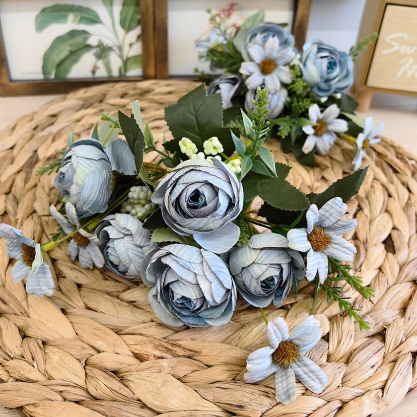 Искусственные цветы в Оренбурге | Цветы искусственные «Камелии с мелкоцветом», голубые, букет